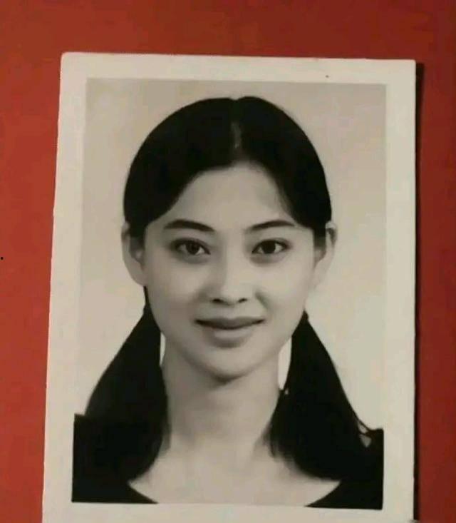 最新八卦大爆料郑恺是谁,揭秘娱乐圈新晋情侣背后的故事